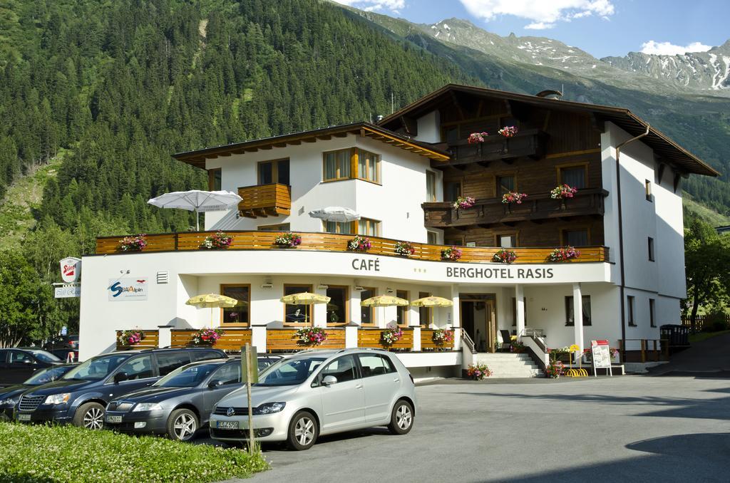 Berghotel Rasis Galtur Bagian luar foto