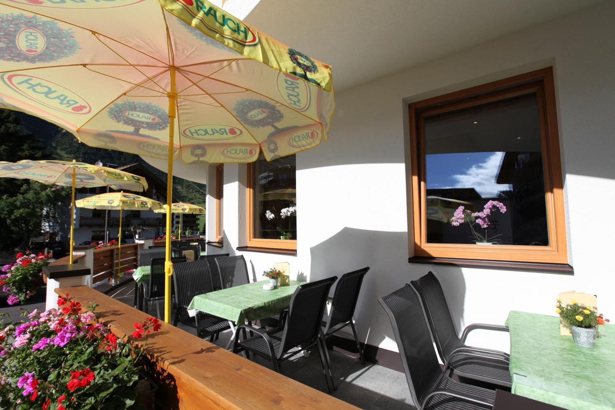 Berghotel Rasis Galtur Bagian luar foto
