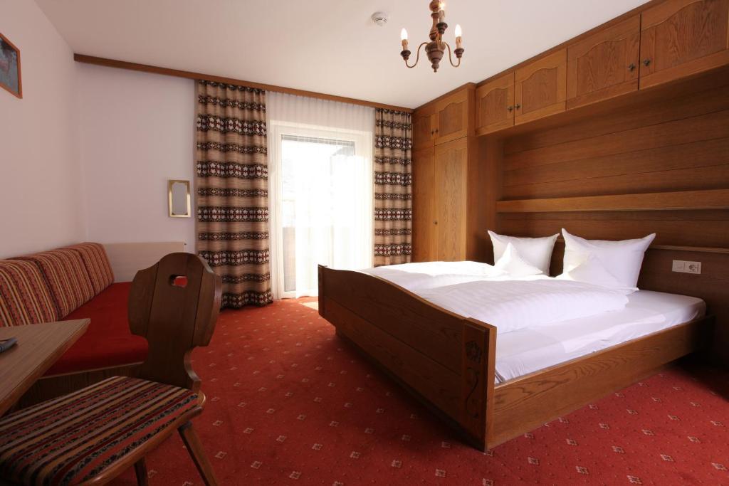 Berghotel Rasis Galtur Ruang foto