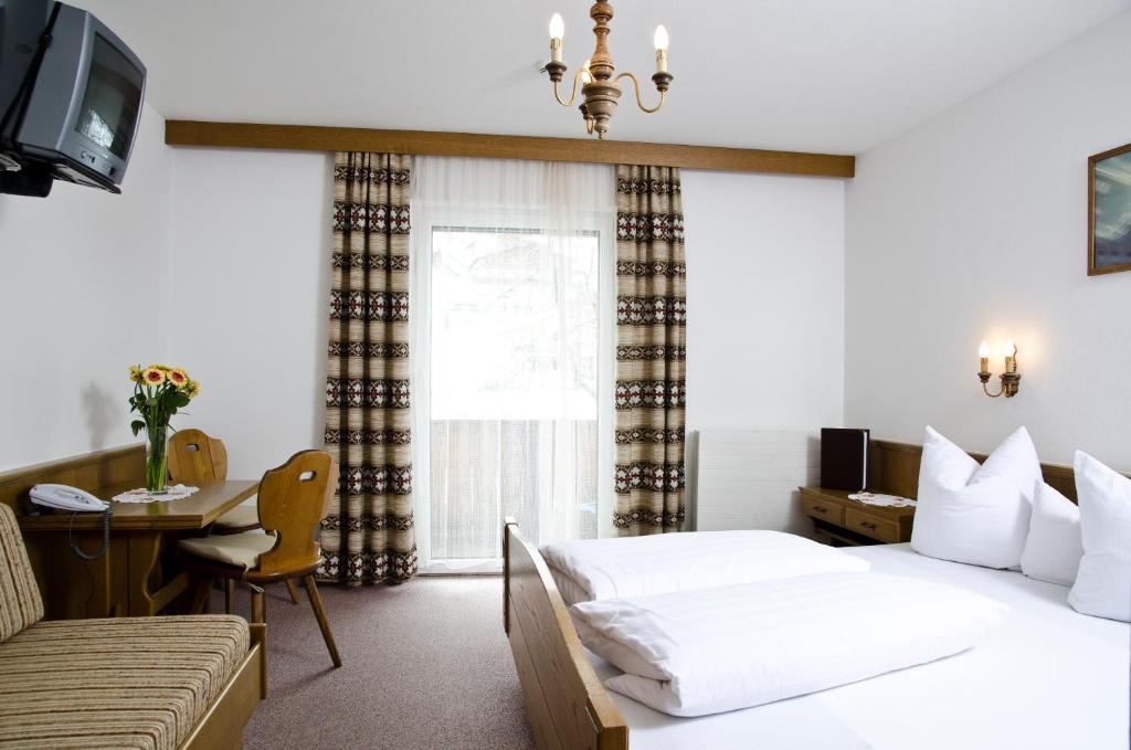 Berghotel Rasis Galtur Ruang foto