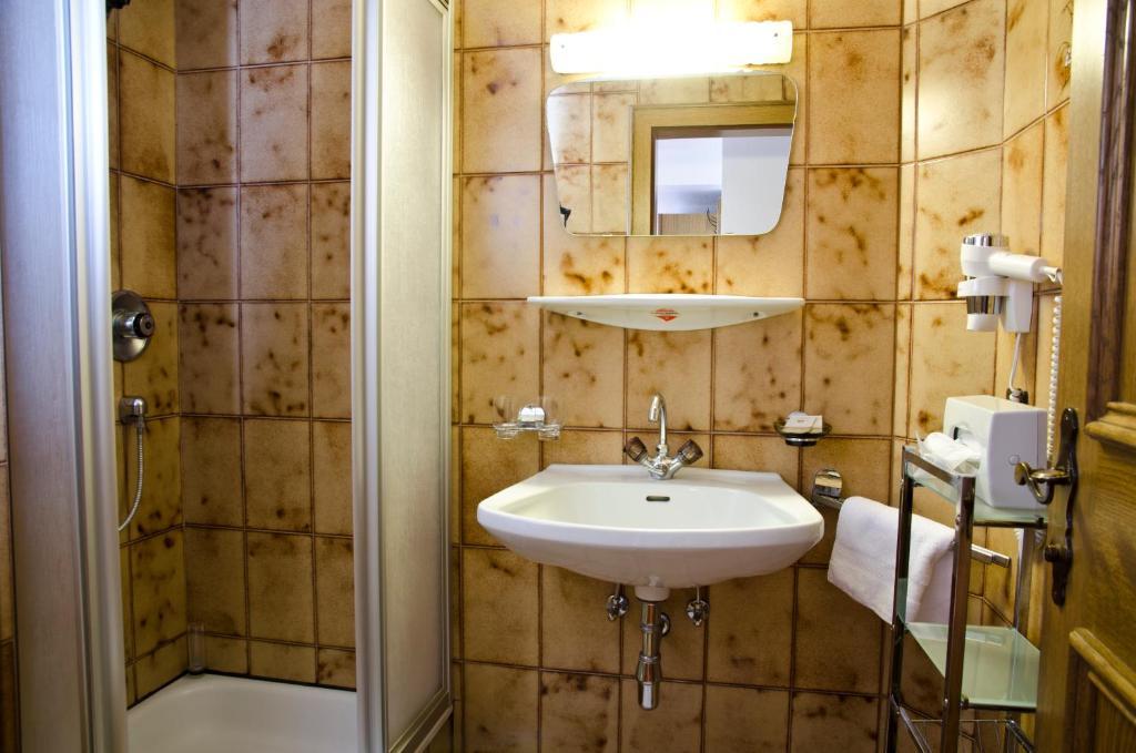 Berghotel Rasis Galtur Ruang foto